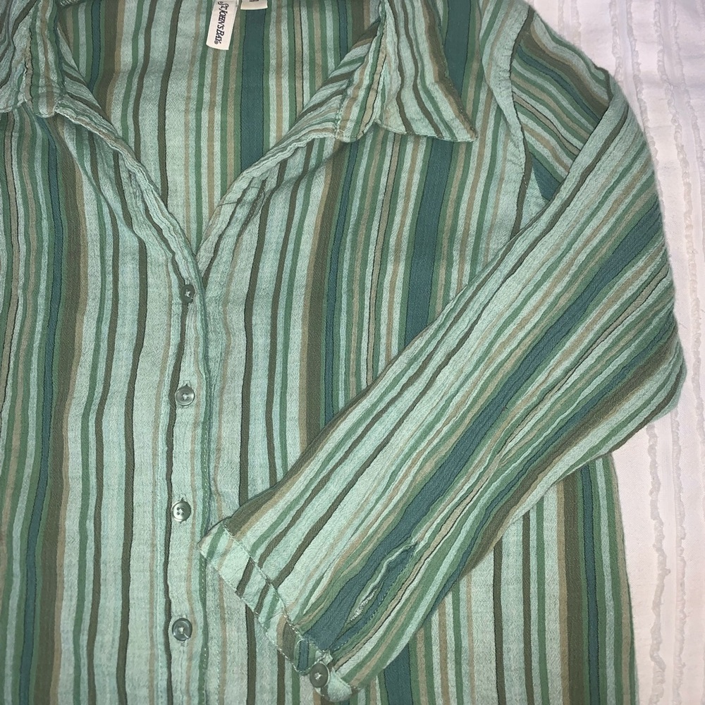 VINTAGE BUTTON UP - Picture 2 of 3